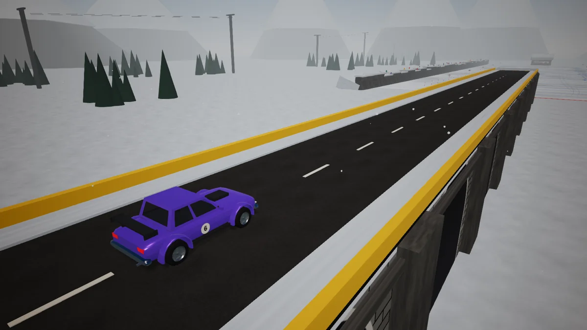 Pass: verschneite Anlaufbahn zwischen Tannen